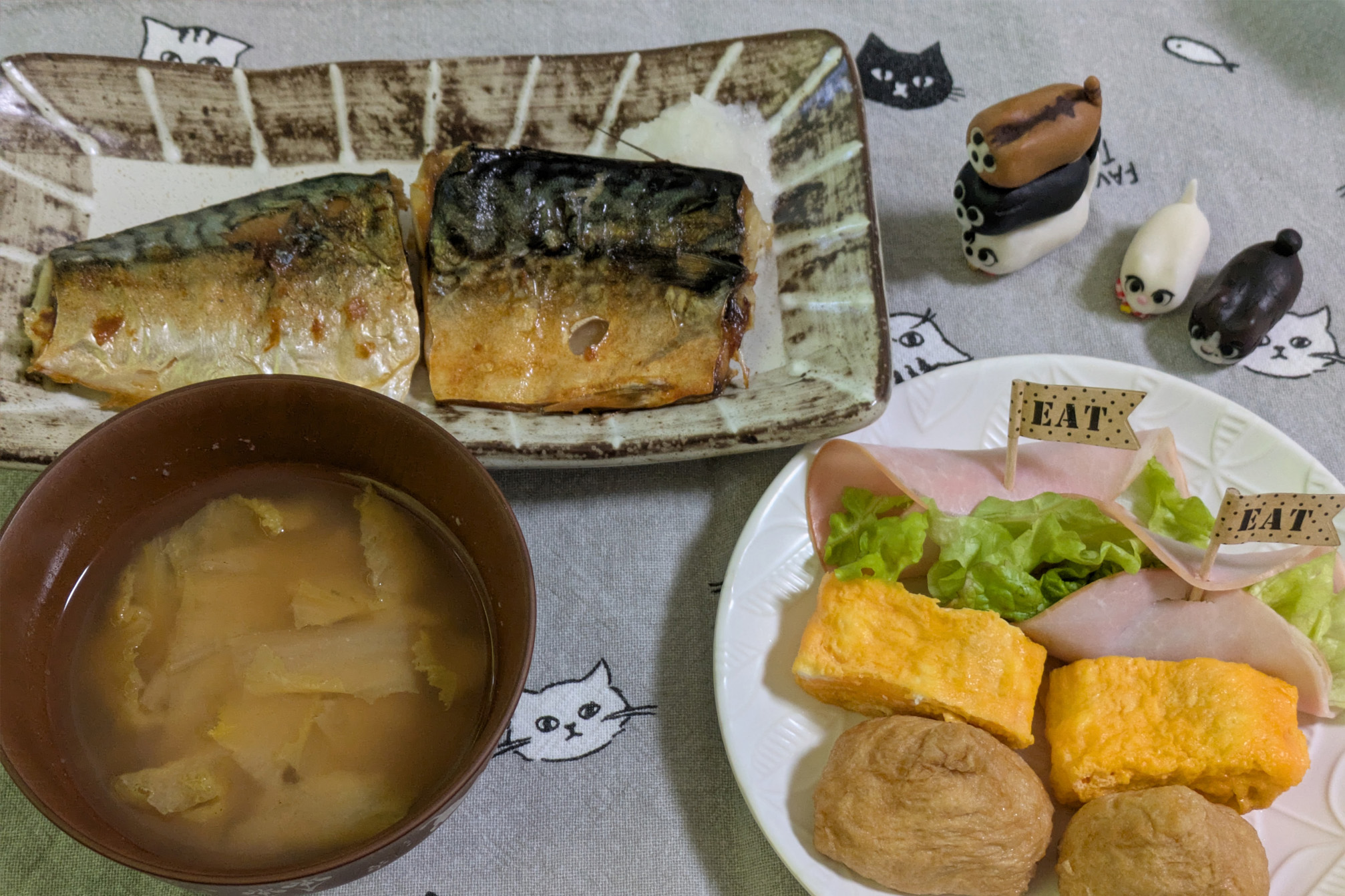 塩サバの朝ごはんとBADCAT